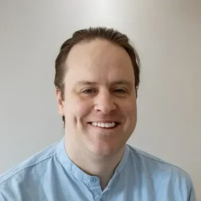 A headshot photo of Bradley